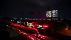 İnciraltı’nda arabada sinema keyfi