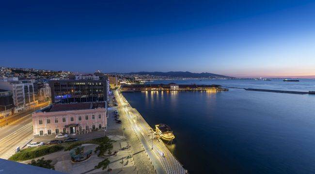 İzmir’in dijital rehberi yenilendi
