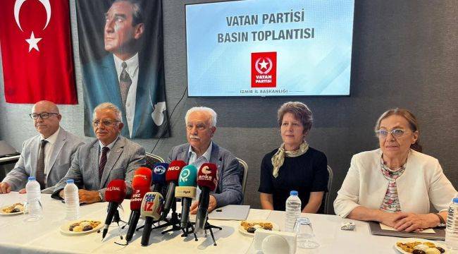 Perinçek’ten İzmir’de dikkat çeken çıkış: “Devlet benim devletimdir derse af yolu açılabilir”