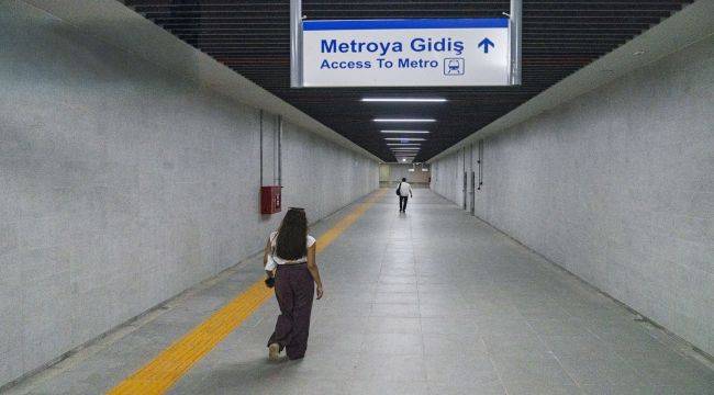 İzmir Metrosu’ndan Dokuz Eylül Hastanesi’ne kesintisiz yaya tüneli açıldı