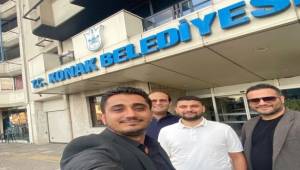 Konak’ta “AK Parti’ye geçiş” iddiasını güçlendiren paylaşım: “Hazır mıyız Konak?”
