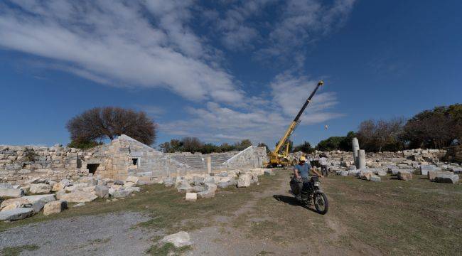 Teos’un taşları 2 bin 200 yıllık tarihi gün yüzüne çıkarıyor