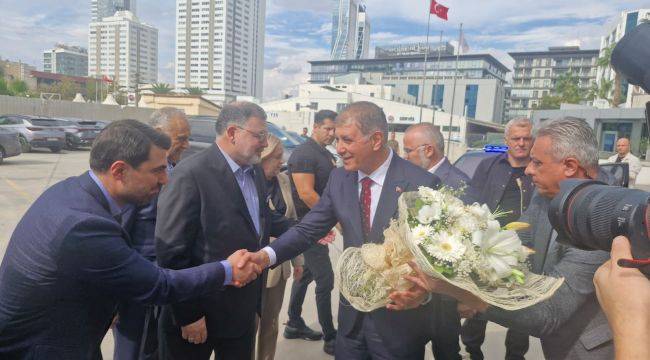 Tugay’dan AK Parti İzmir teşkilatına ilk ziyaret: 30 ilçe başkanıyla görüşecek